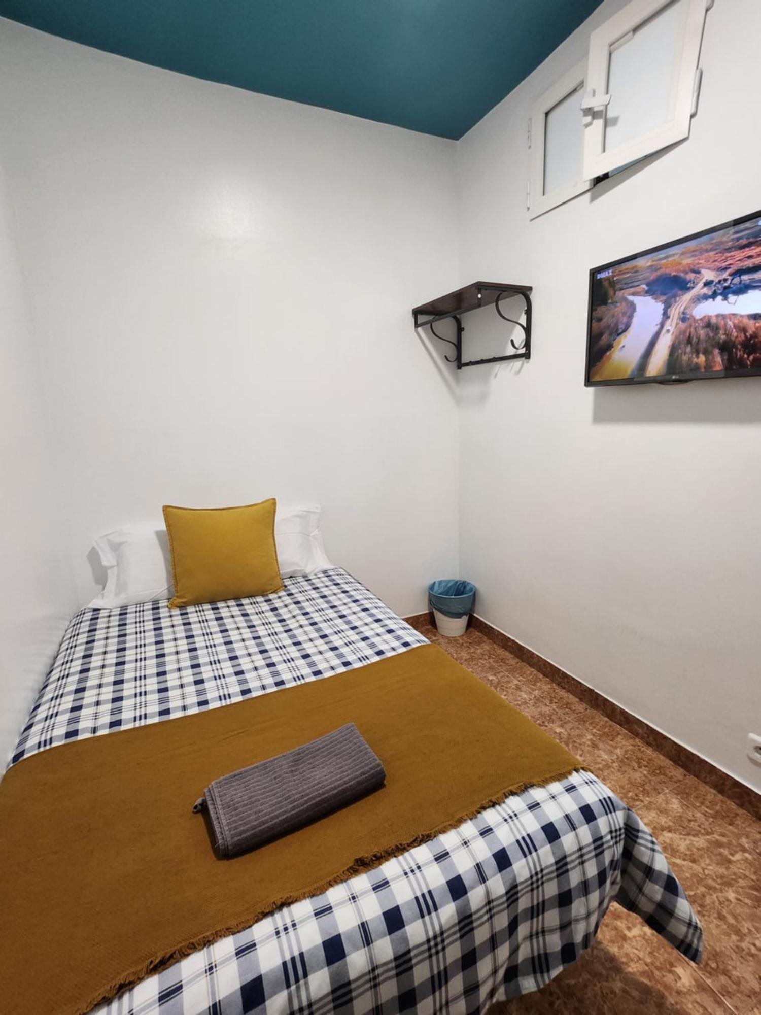 M-A Catrachos Rooms Madryt Zewnętrze zdjęcie