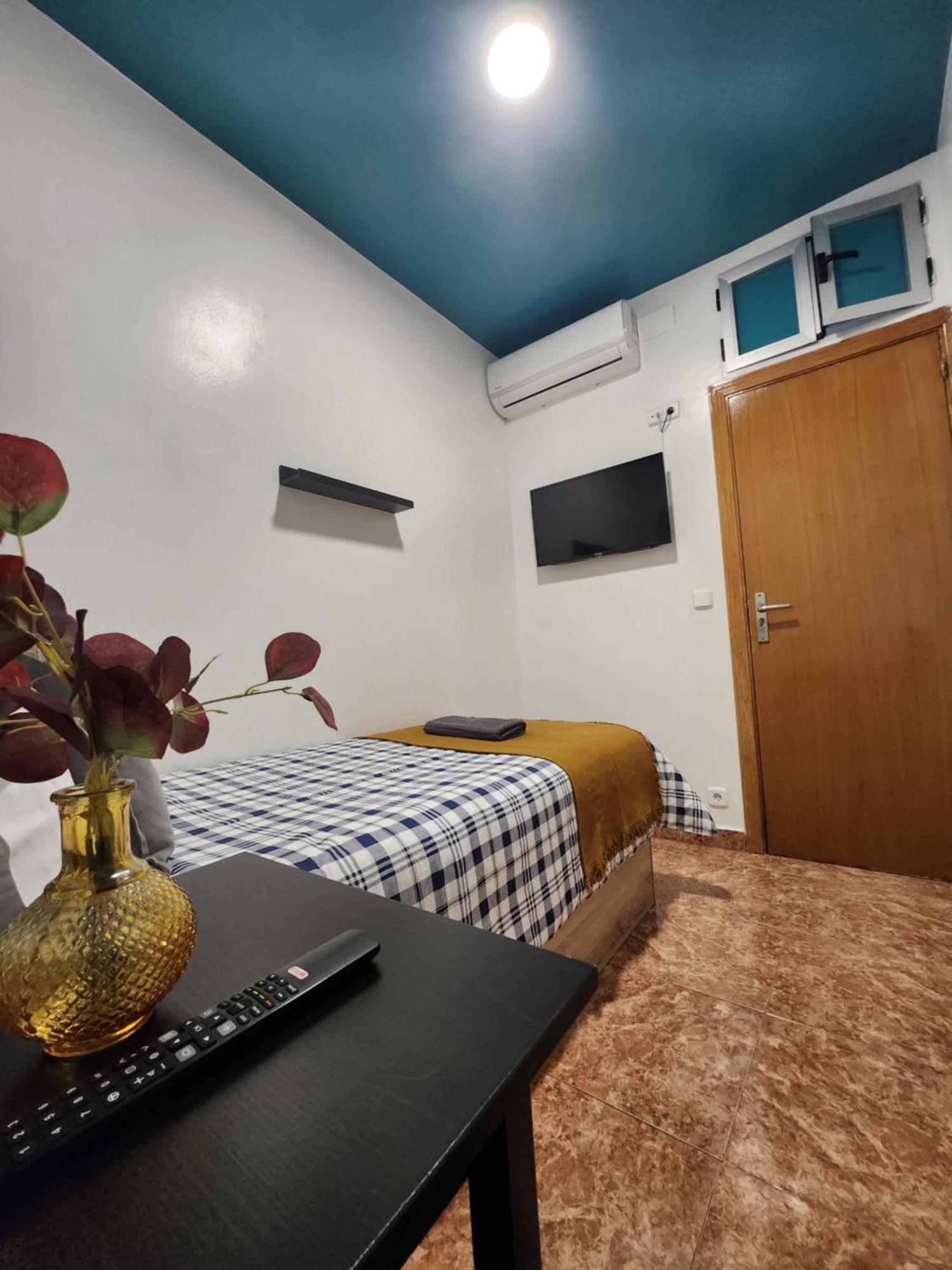 M-A Catrachos Rooms Madryt Zewnętrze zdjęcie